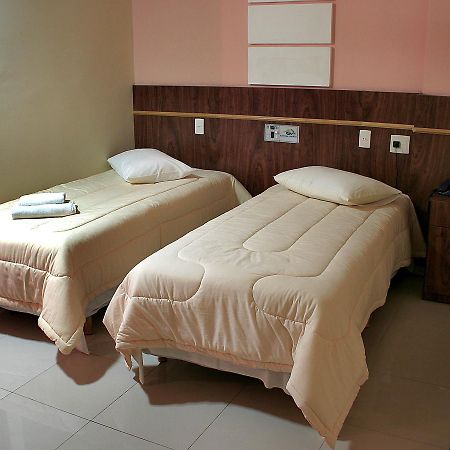 Gv Center Hotel โกเวร์นาดอร์ วาลาดาเรส ภายนอก รูปภาพ