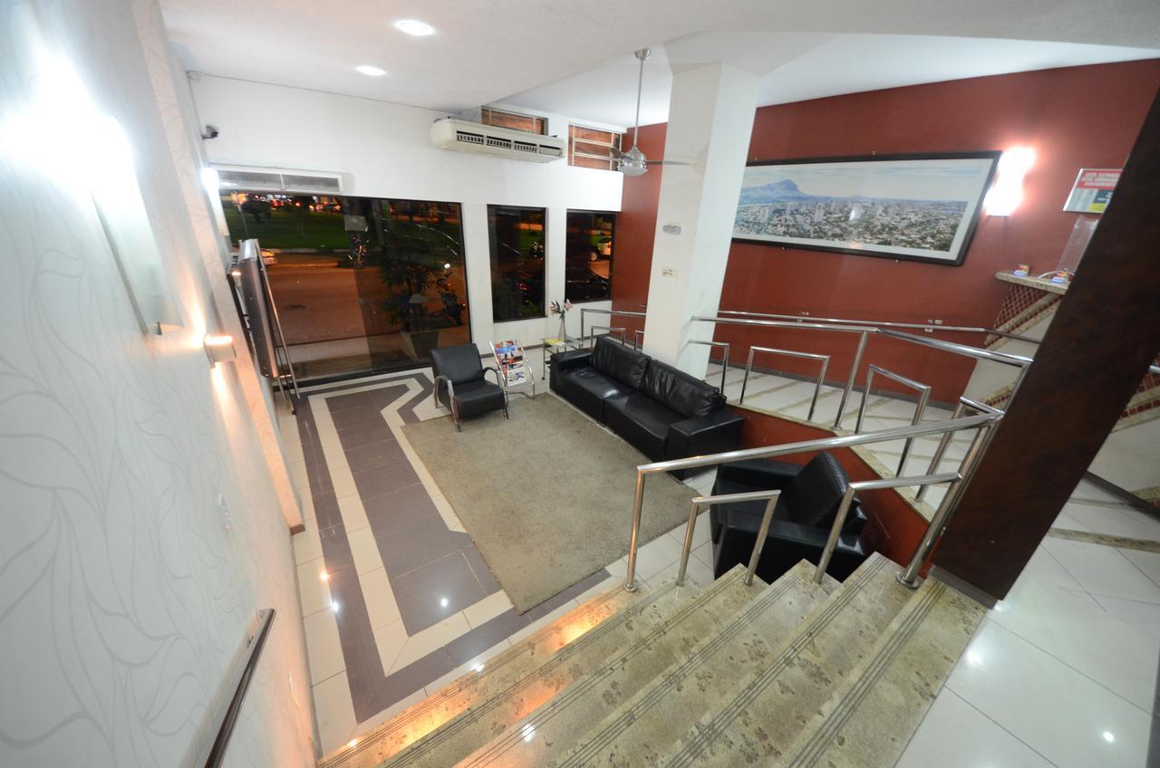 Gv Center Hotel โกเวร์นาดอร์ วาลาดาเรส ภายนอก รูปภาพ
