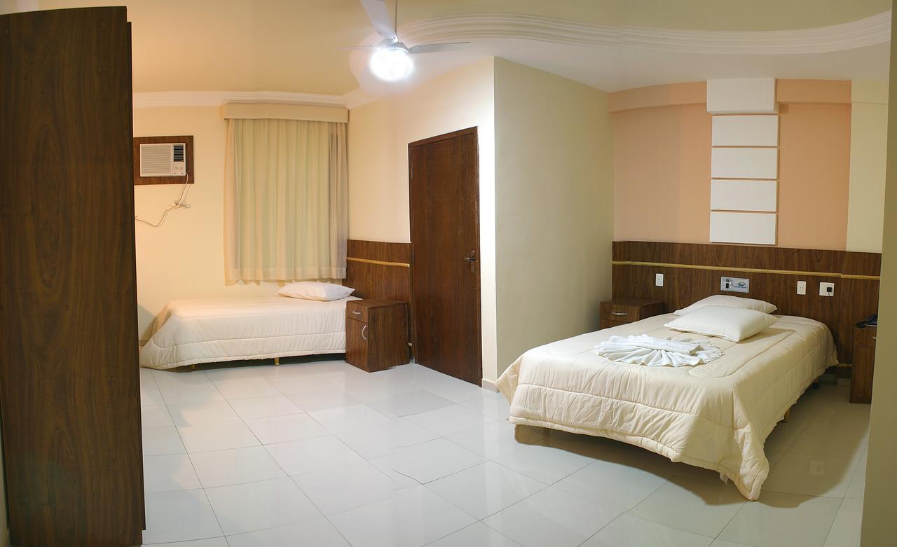 Gv Center Hotel โกเวร์นาดอร์ วาลาดาเรส ภายนอก รูปภาพ