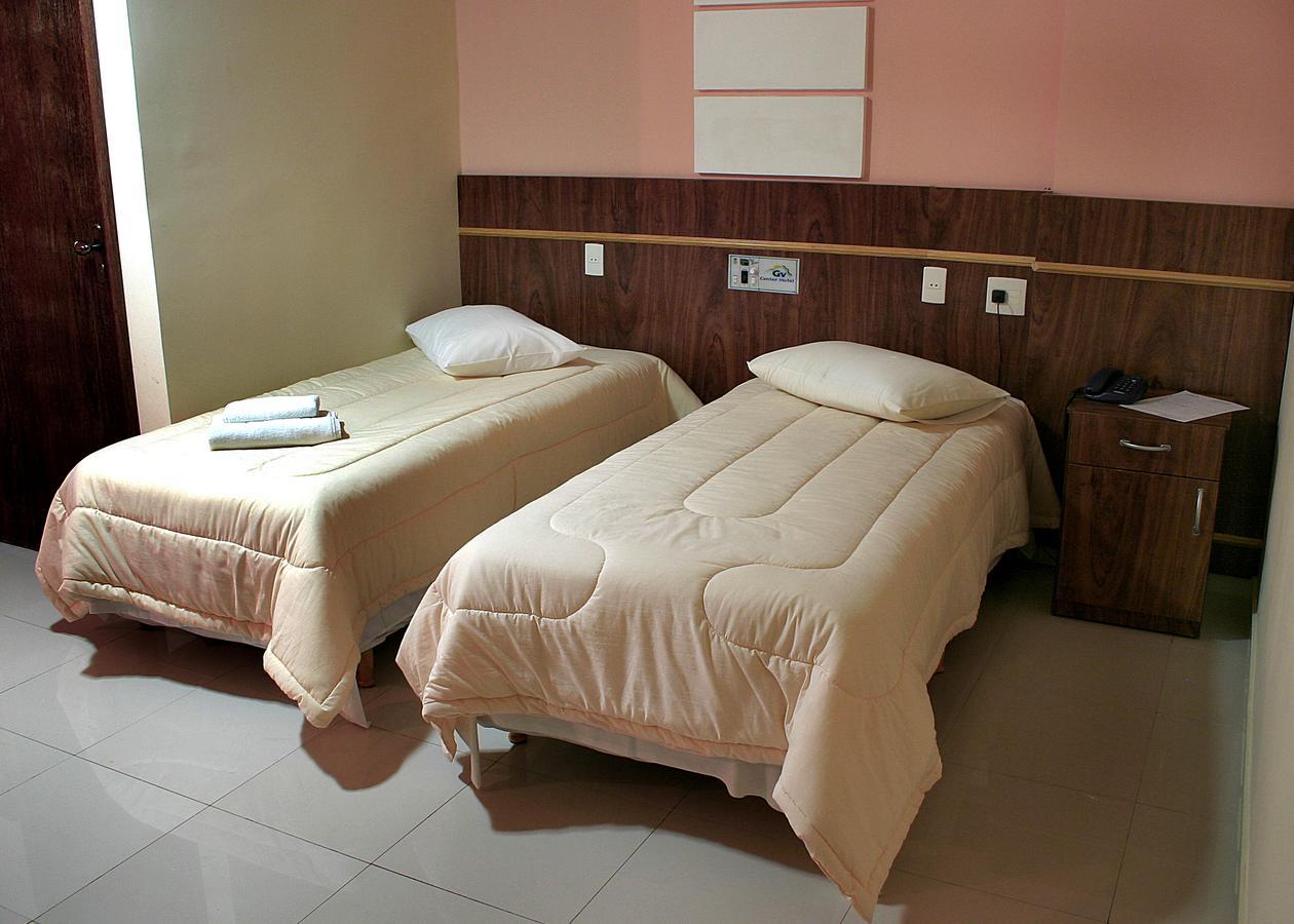 Gv Center Hotel โกเวร์นาดอร์ วาลาดาเรส ภายนอก รูปภาพ