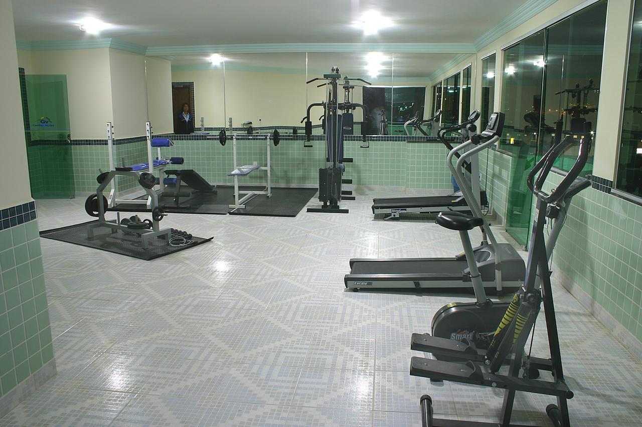 Gv Center Hotel โกเวร์นาดอร์ วาลาดาเรส ภายนอก รูปภาพ